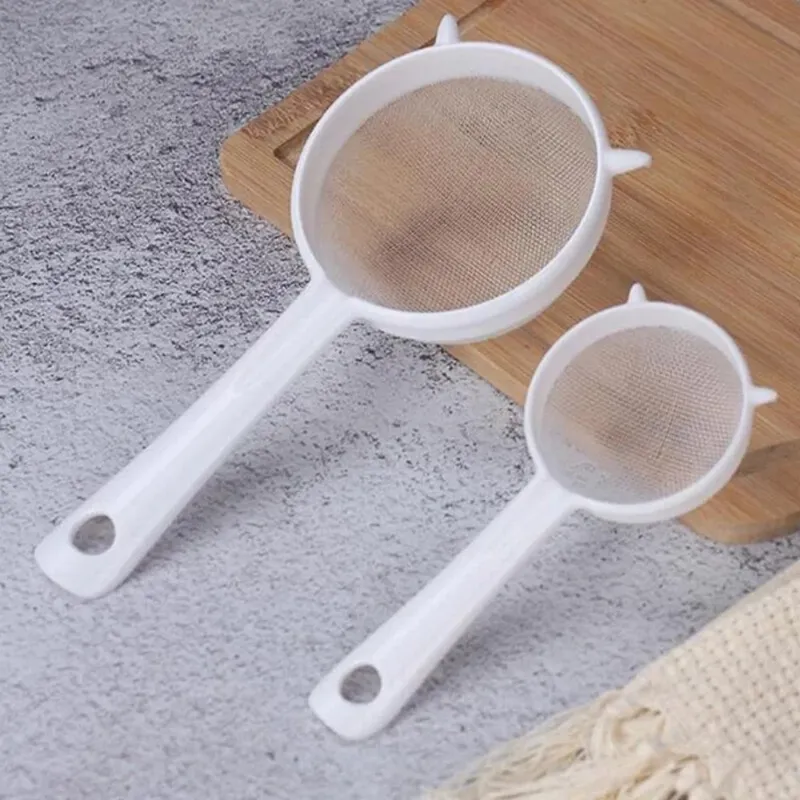 Kitchen Handheld Plastic Sieve Tea Strainer Flour Sifter Filter Reusable Handheld Filter Kitchen Accessories — image 1