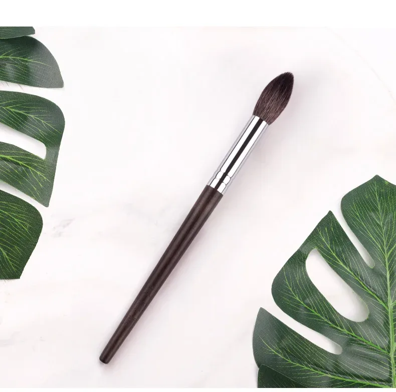 1 stk Højkvalitets Pro gedehår Highlighter Makeup børster Flamme form Highlight Make up børster Ibenholt håndtag kosmetiske værktøjer — image 5
