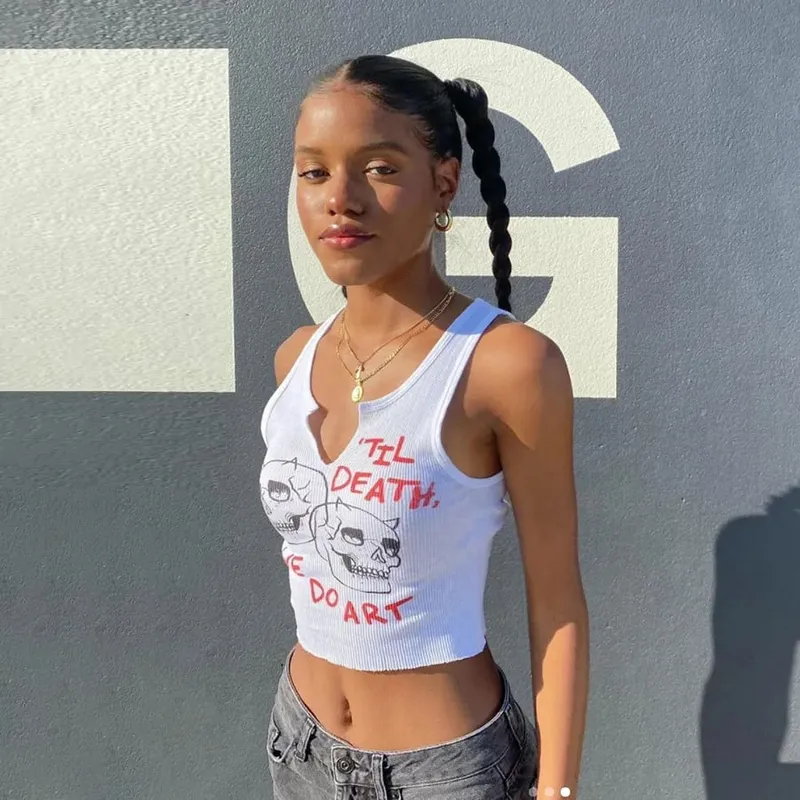 Quadratischer Kragen, trendiger Briefdruck mit Dornschnallen, Tanktops für Damen, mit Totenkopf-Motiv, lässig, dehnbar, ärmelloses Crop-Top — image 7