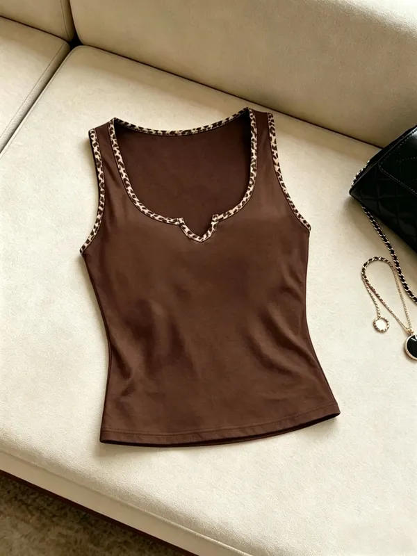 Women Solid Color Tank Top Casual Notched V Neck Form Fitting Sleeveless Cami Top — image 4