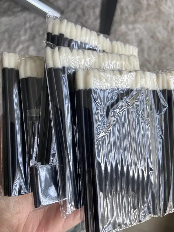 Velkoobchod 250/500/1000 ks štětce na rty Hůlky na řasy Aplikátory Čištění kosmetických rtěnek Mikro štětce Make-up Nástroje ve velkém