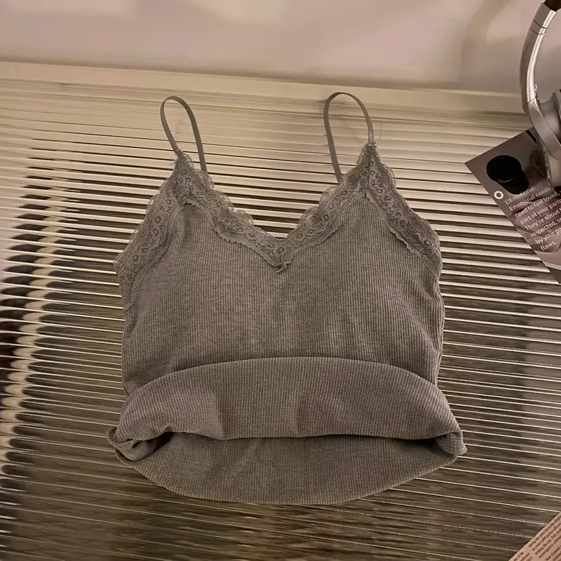 2026 sommer Dünne Elegante Camis Frauen Leibchen Tank Tops Sexy Ärmelloses Korsett Top mit Brust Pad Süße Spitze Patchwork Crop tops — image 4
