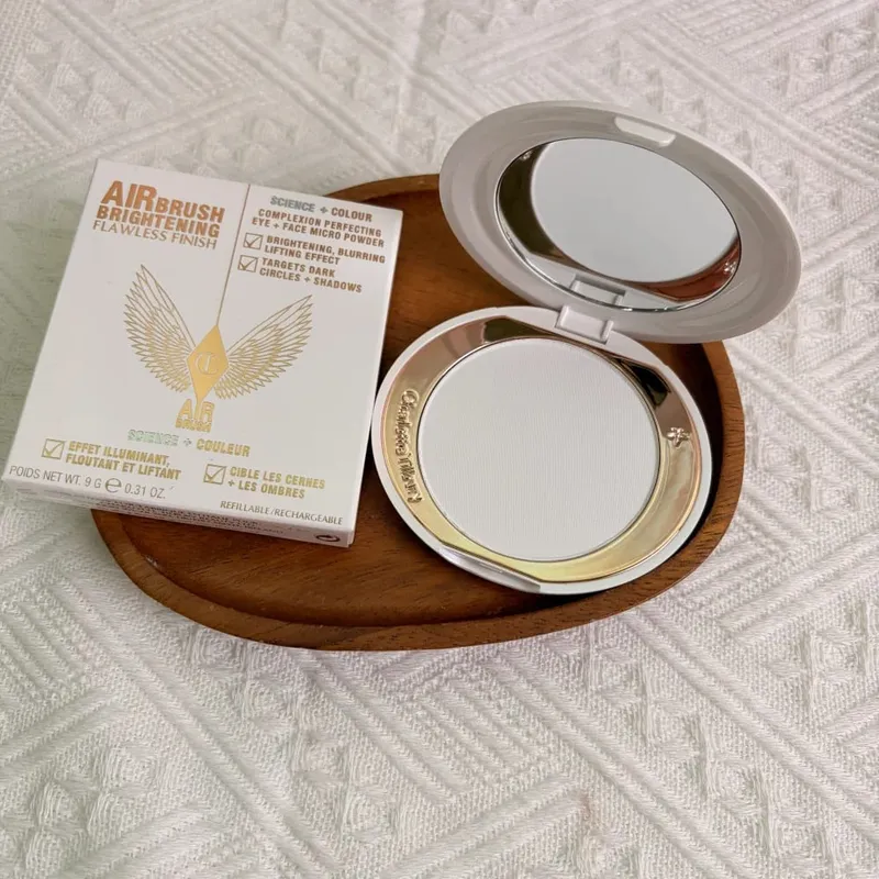 Charlotte Tilbury Cosmetics Flawless Liquid Highlighter Увлажняет кожу Роскошная палитра сатиново-матового мерцающего металлического покрытия — image 14