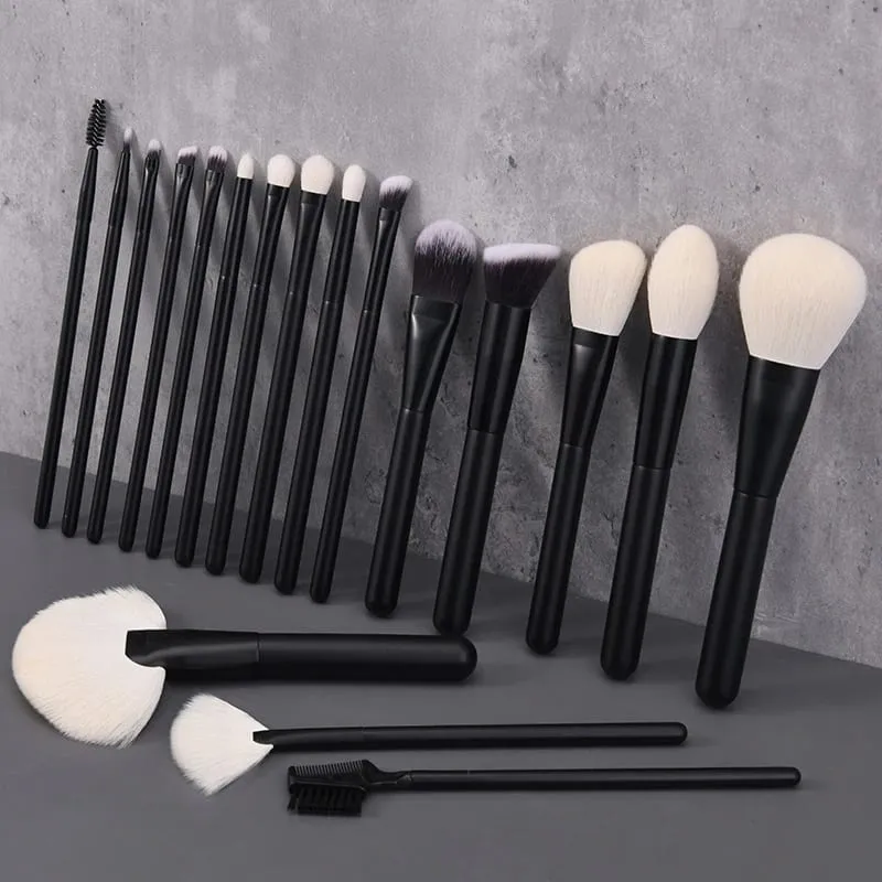 18PCS / 12PCS Animal Goat Hair Makeup Brushes Set Wood Handle makeup brush beginner makeup tools