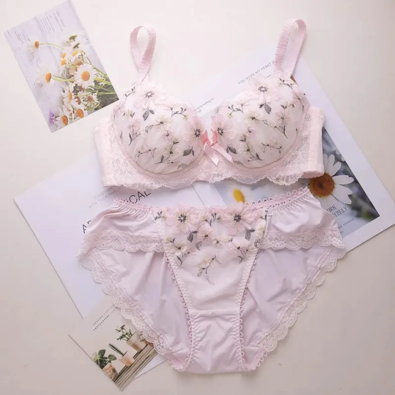 Japanese Style Thin Embroidered Girls Bra Set Soft Underwire Sweet Cute Large Cup Brassiere & Panty Lingerie Set — image 7