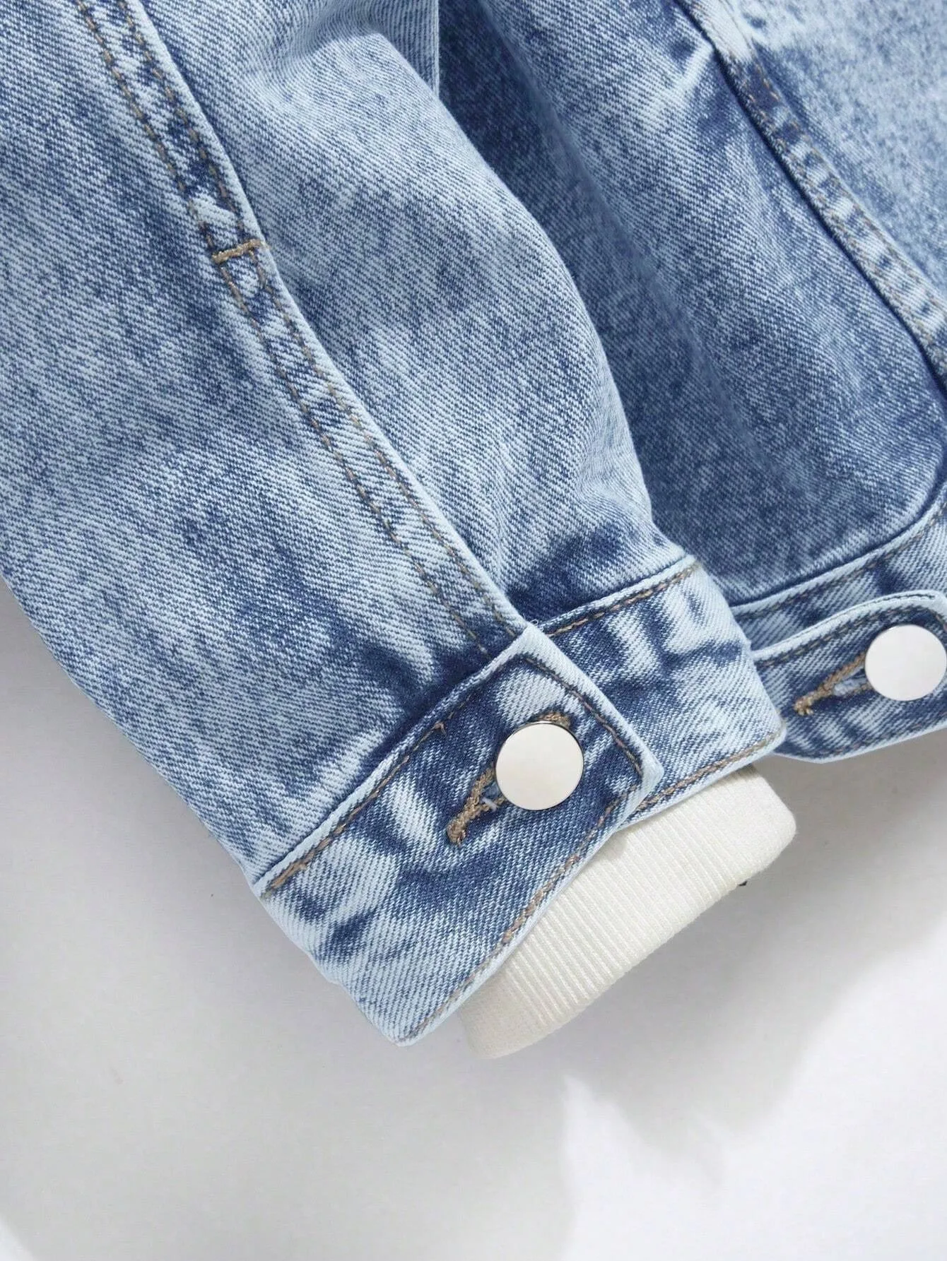 1PC Men's Four Seasons Hot Style Letter Stone Washed Light Blue Flight Jacket Daily American Street Casual Denim Jacket — image 4