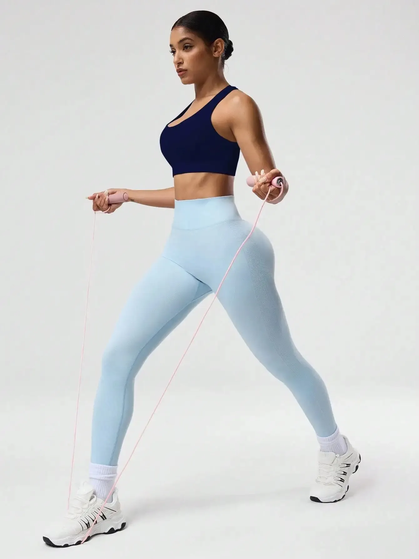 Seamless One-Piece Sports Bra with Wire-Free Support Bust Enhancement and Backless Design for Yoga and Outer Wear — image 6