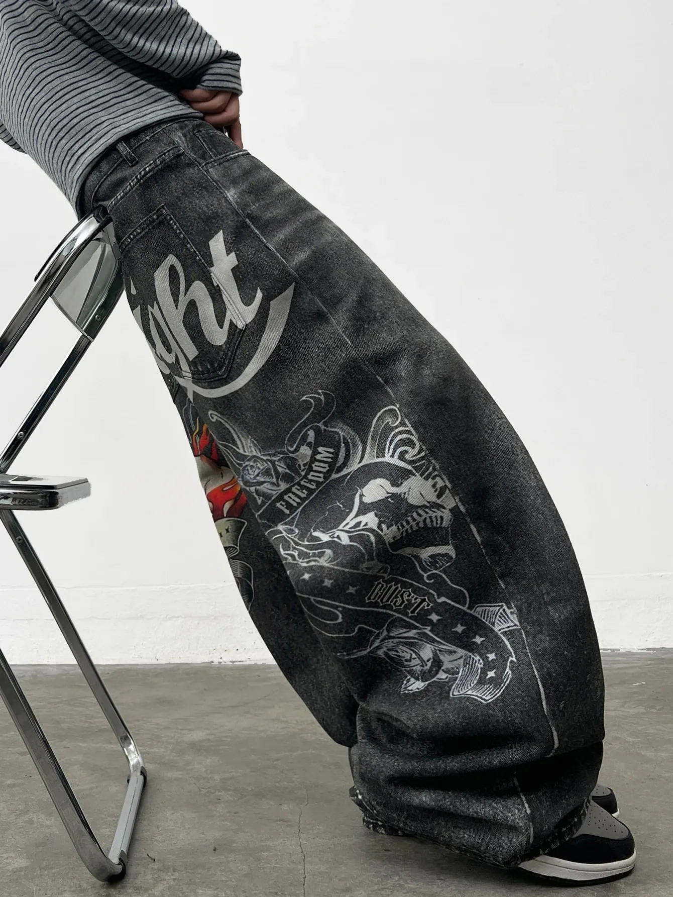 American Retro Skull Print Design Men's Loose Denim Jeans Y2K Street Hip-Hop Fashion Versatile Wide-Leg Pants Halloween Vibe — image 5