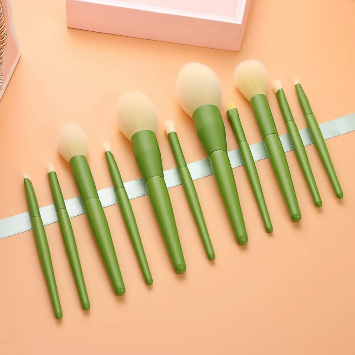 11Pcs Green Handle Makeup Brushes Soft Bristle For Powder Blush Foundation Eyeshadow Cosmetic Tools — image 2