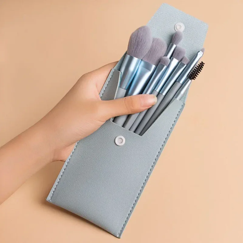 Mini Makeup Brushes Set Soft Synthetic Bristle Portable Cosmetic Brush Kit with Storage Pouch for Blush Eyeshadow Face Makeup — image 7