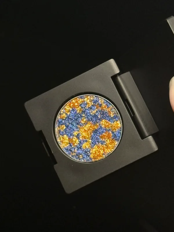 Single Mixed Color Eyeshadow Chameleon Fine Sparkle Pearl Brightener Eye Shadow Portable Eye Makeup — image 10