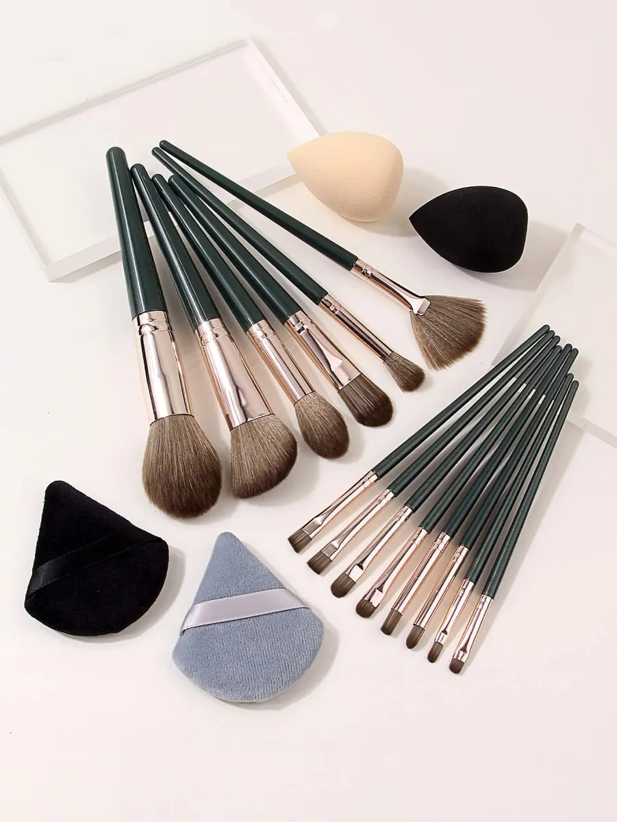18 Piece Makeup Brush Set. Face Makeup Brushes & Eye Detail Brushes & Makeup Sponges & Triangular Powder Puffs Beauty Kit — image 3