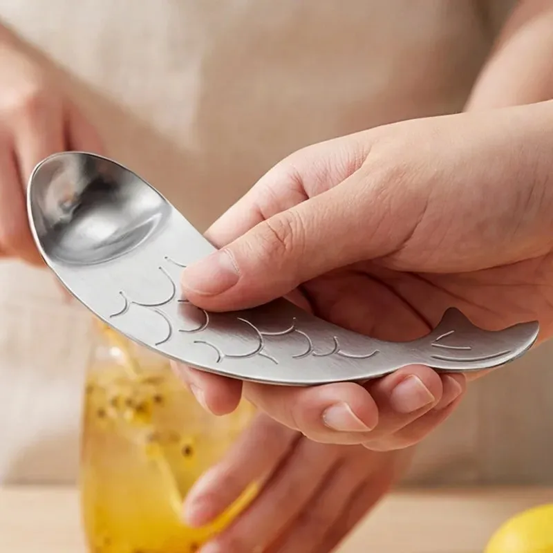 Dual Function Passion Fruit Cutter Pulp Scooper Integrated Stainless Steel Fruit Spoon Home Fruit Tools — image 4