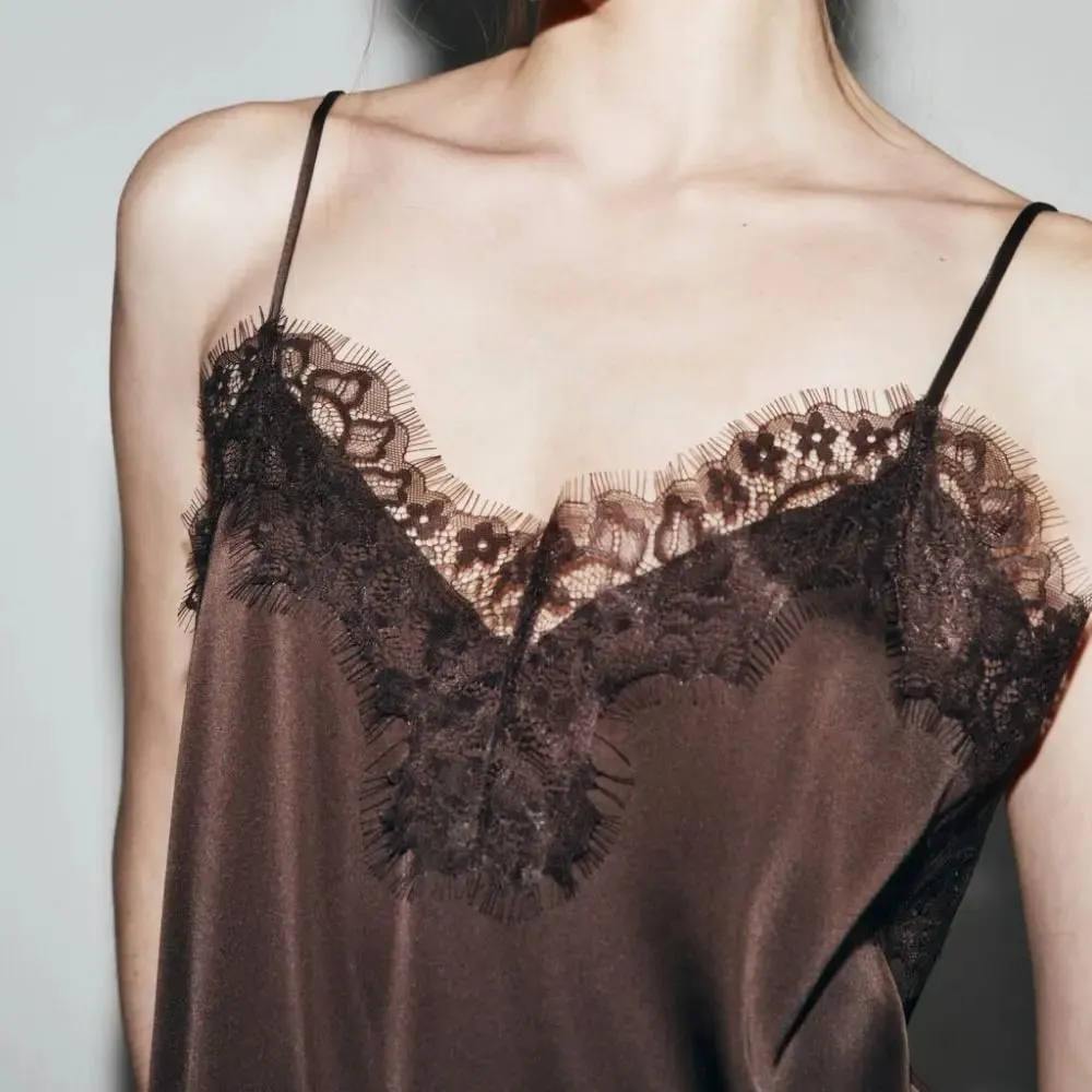 Şık Asimetrik Dantel Dantel Patchwork Üst Seksi Dantel Backless Kaşkorse Üstleri Kolsuz Zarif Backless Abiye Tops — image 4