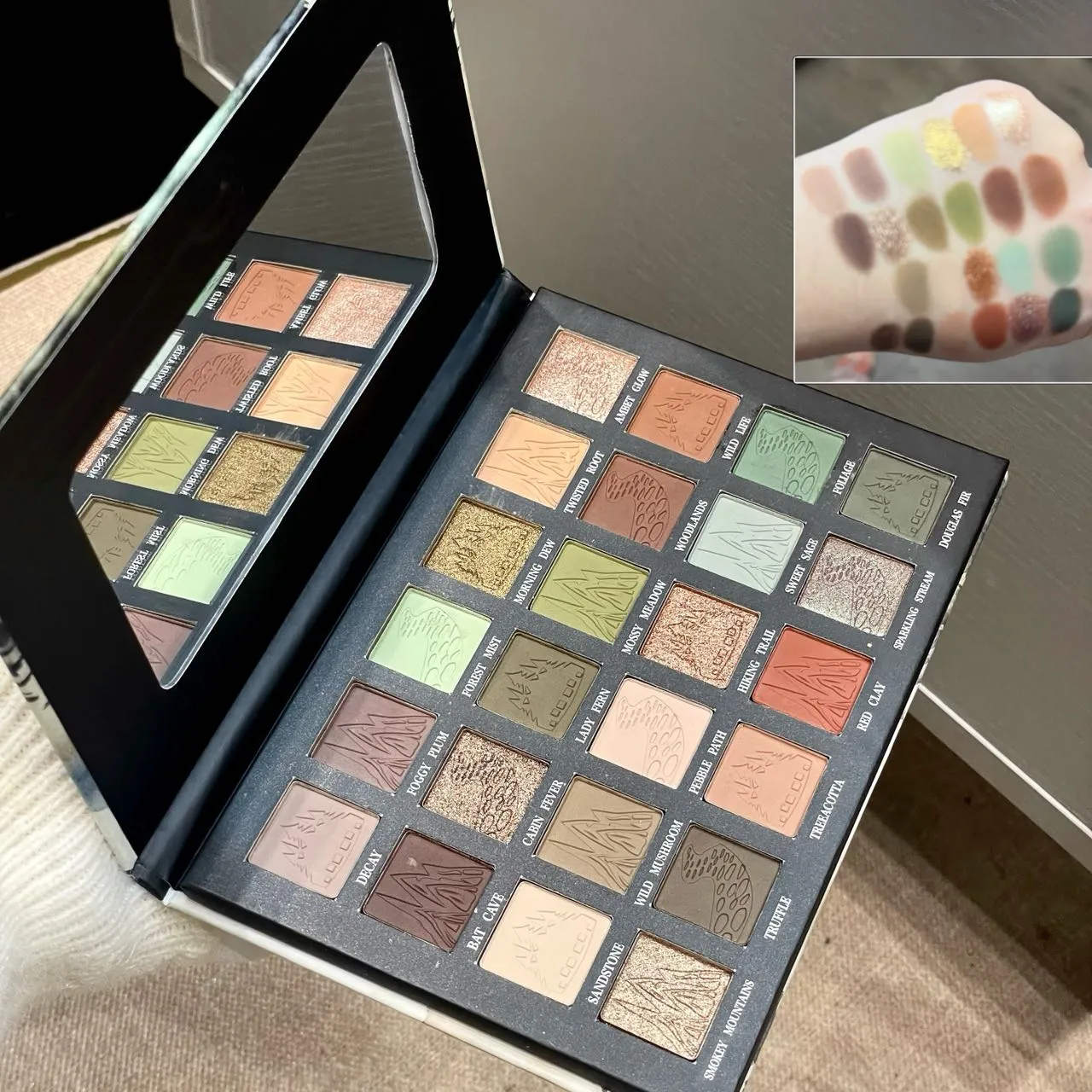 24 Colors Metallic Glitter Eyeshadow Matte Shimmer Eye Shadow Makeup Plate Earth Powder Punk Smoky Dark Green Eye Shadow Make Up — image 4