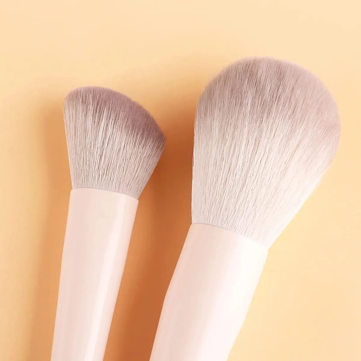 10pcs Beginner Makeup Brushes with Storage Bag Large Fluffy Powder Brush Blush Brush Contour Brush Foundation Brush Concealer — image 5
