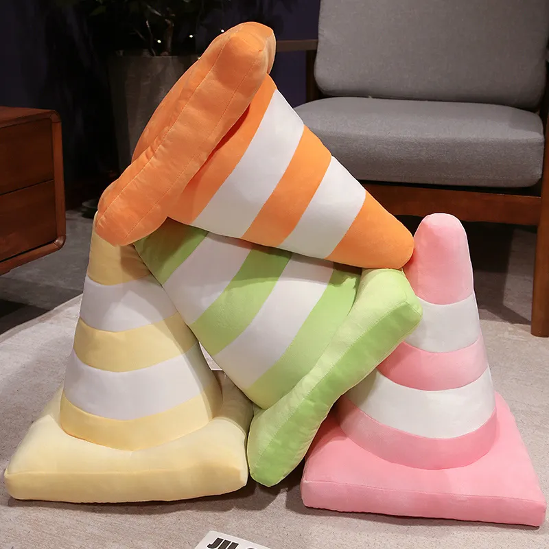 Roadblock-cojín de peluche suave y realista para niños, cono de tráfico, construcción de carreteras, almohada cónica, juguetes para decoración del hogar — image 4