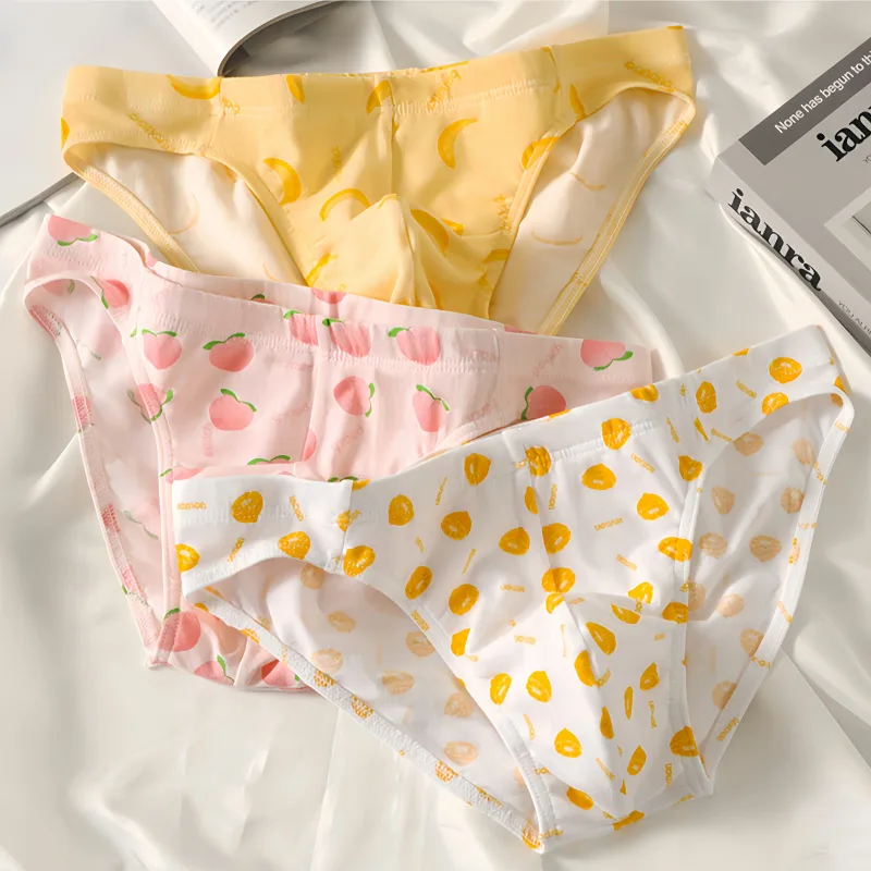 Three-pack of men's cute and personalized fruit-print cotton comfortable skin-friendly briefs, breathable low-rise home casual underwear for young men — image 3