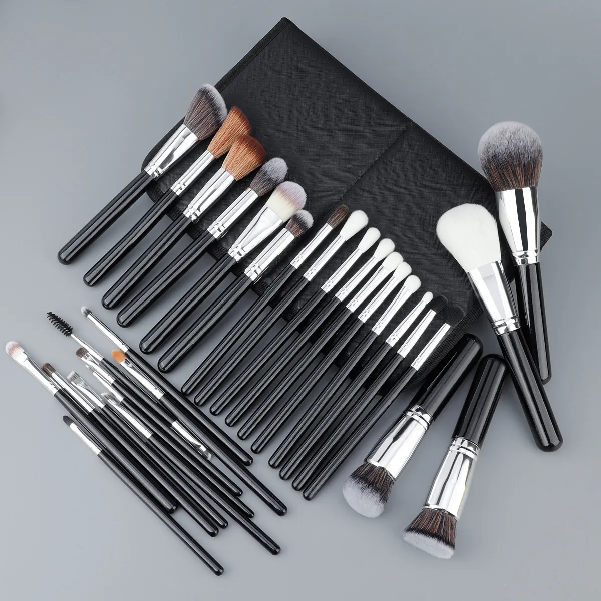 30Pcs Professional Makeup Brushes Set With Portable Storage Bag Black And White Bristles Fully Meet Makeup Needs — image 2