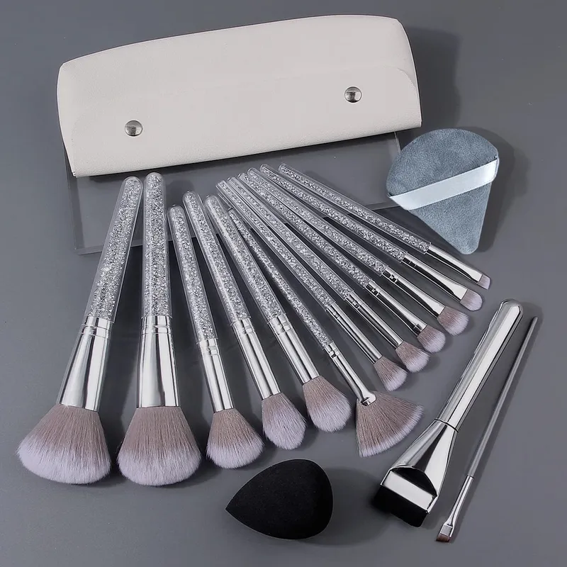 10/12/15/17pcs Professional Rhinestone Handle Makeup Brushes Set with Storage Bag Beauty Sponge Powder Puff for Face Eyes — image 4
