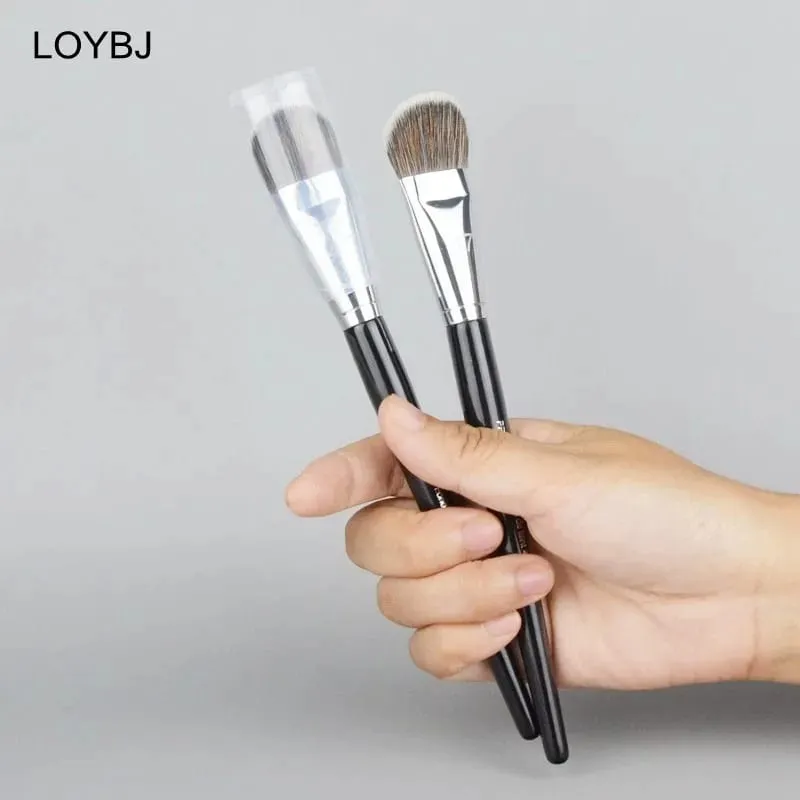 No. 47 Bevel Angle Foundation Brush with plastic cover Professional Slope Liquid Foundation BB Cream Makeup Brush 1/2/3/4/5 PCS — image 1