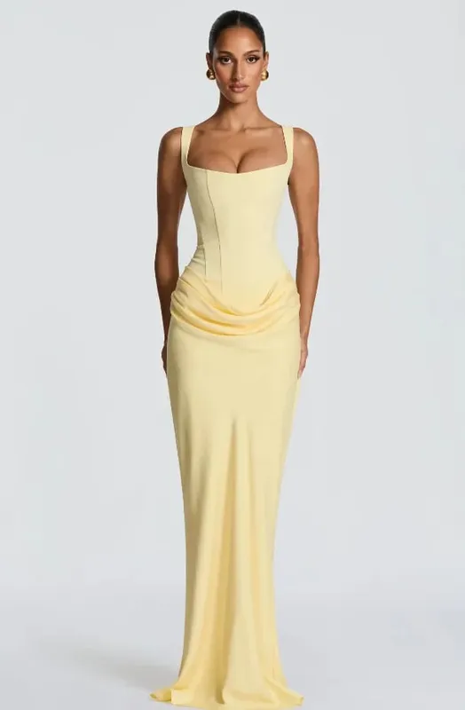 Gaun Maxi Belah Wanita Berlipat Tanpa Tali Kuning Gaun Slim Fit Cinching Pinggang Tanpa Lengan Elegan Gaun Pesta Harian Wanita 2026 — image 7