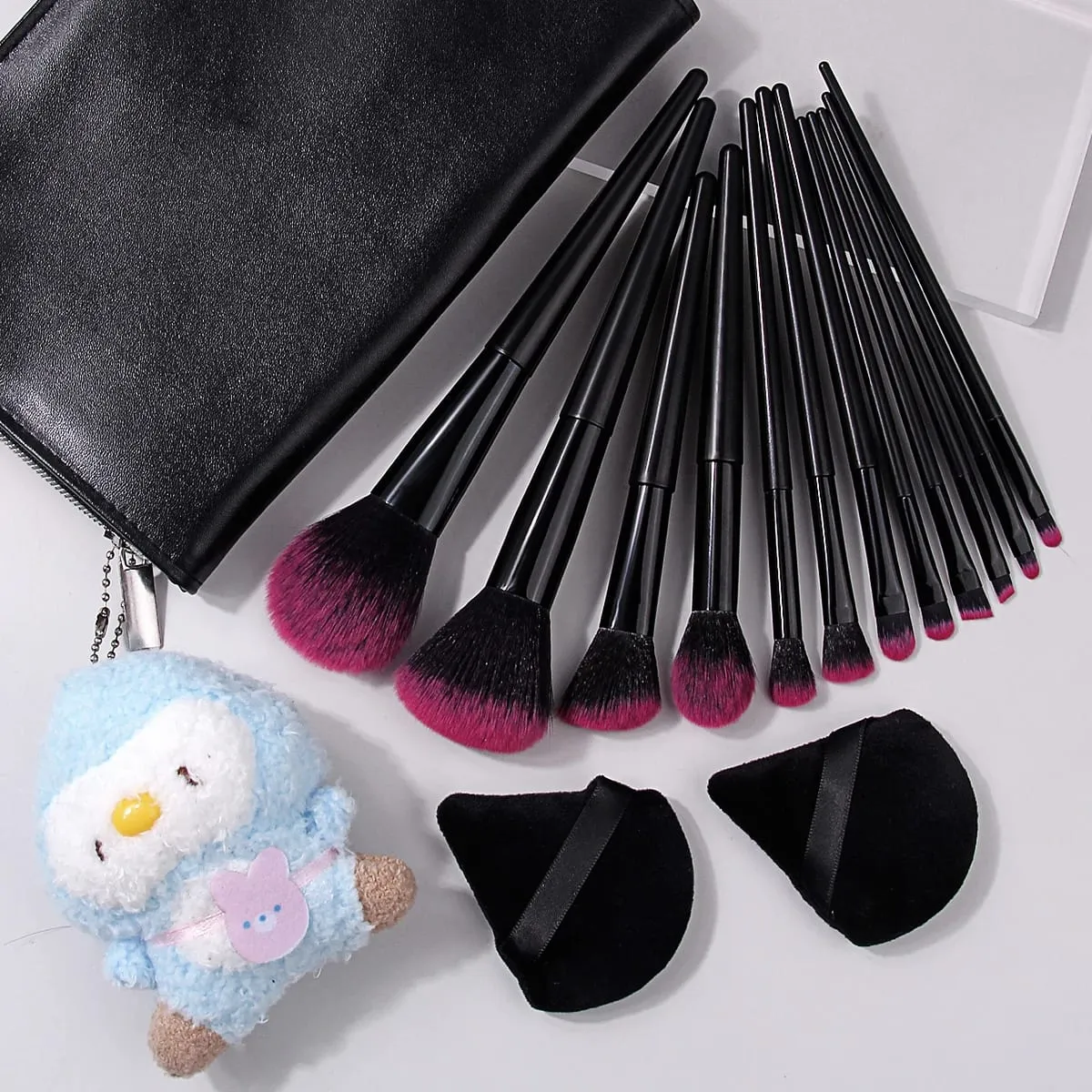 16Pcs Gradient Pink Makeup Brush Set Soft Synthetic Hair Face Eye Cosmetic Brushes With 2 Triangle Velvet Powder Puffs Black Mak