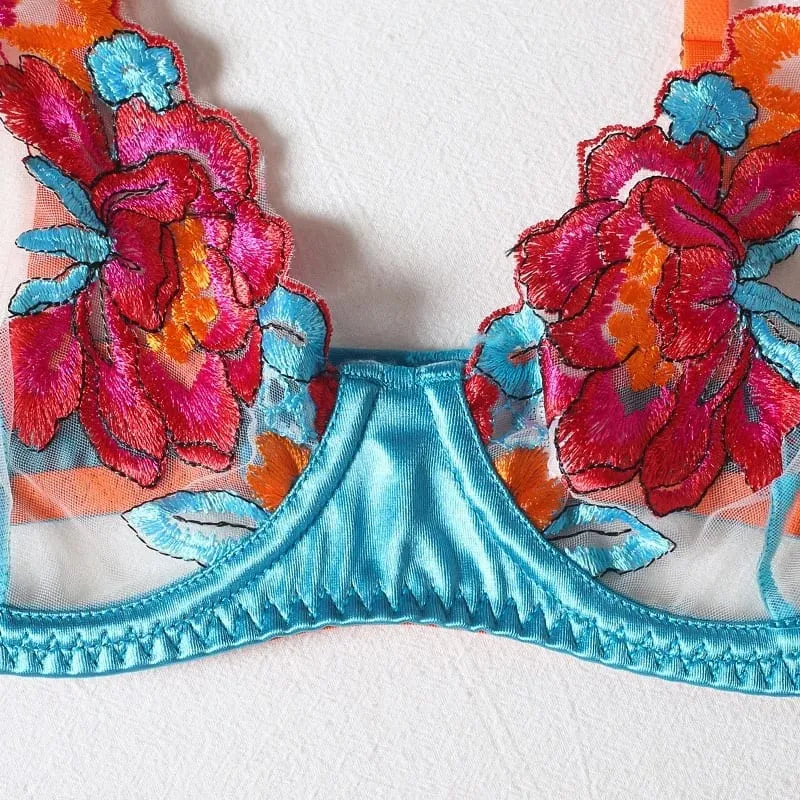 Women's embroidered bras come in underwire bra sets — image 5