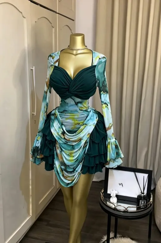 CM.YAYA Wanita Tie Dye Print Cascading Ruffles Bell Lengan Panjang Bodycon Ruched Draped V-neck Dress Pakaian Percutian Pantai