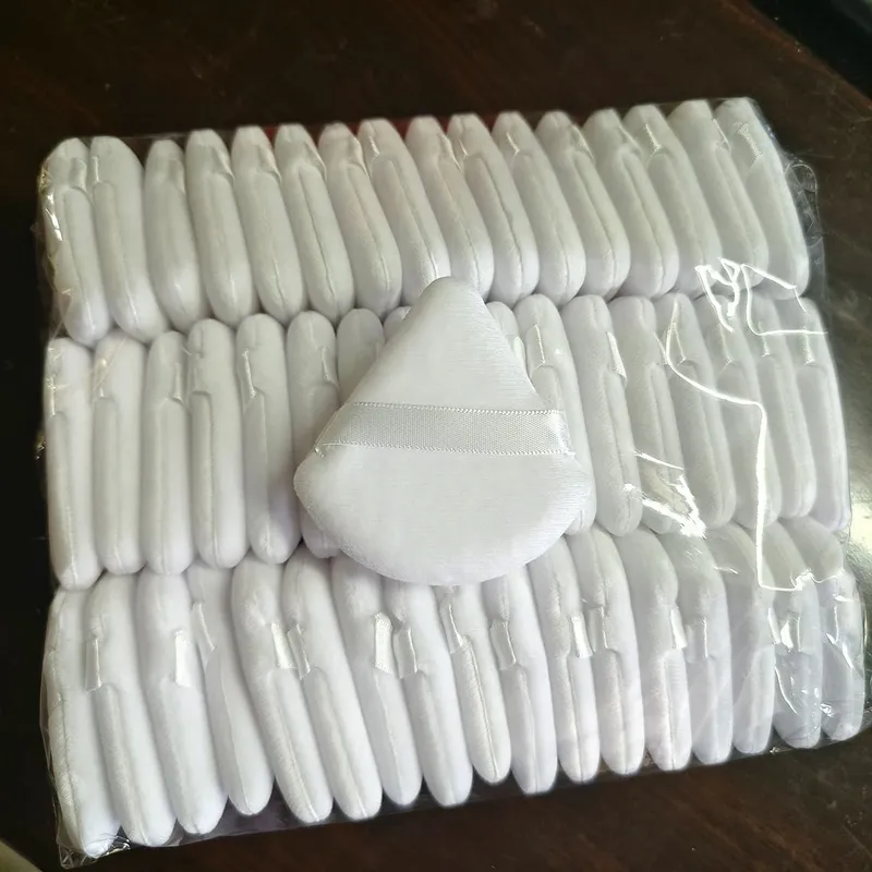 Velkoobchod 50ks Triangle Powder Puff Mini houbička na líčení na obličej Kosmetika Měkká bavlna na pudr na obličej omyvatelná sametová labutěnka na make-up — image 9