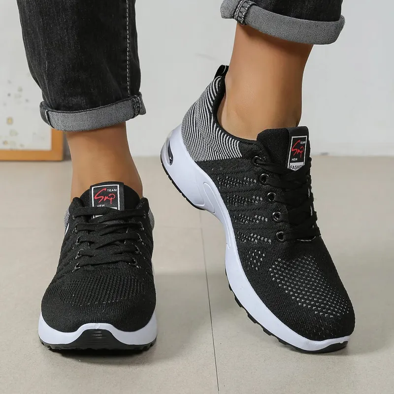 Men's Breathable Lace-Up Running Shoes Knitted Mesh Casual Shoes Comfortable Cushioned Sole Daily Shoes