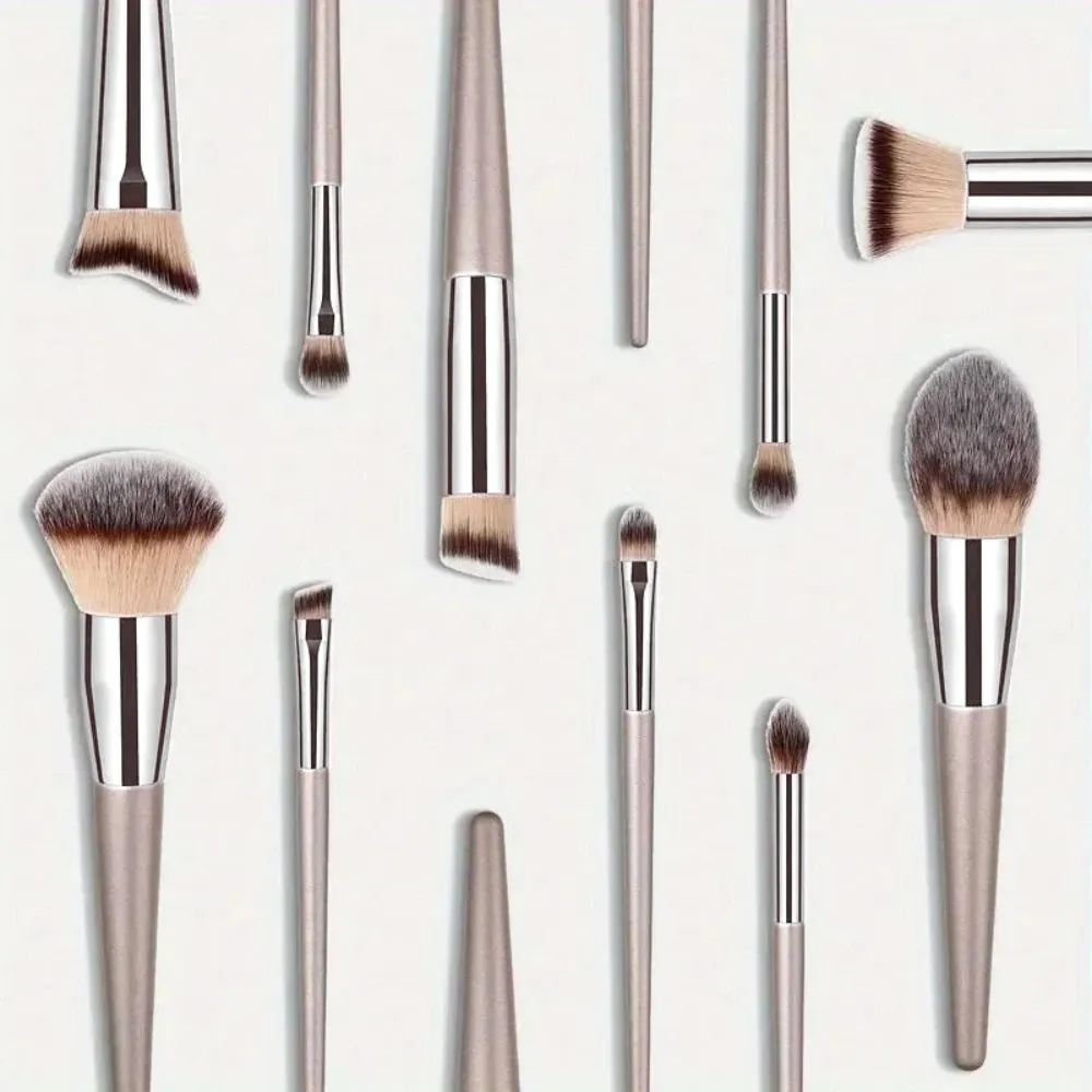 10Pcs Makeup Brushes Complete Set Soft Fluffy Foundation Loose Powder Blush Concealer Eye Shadow Brush Professional Makeup Tools — image 1