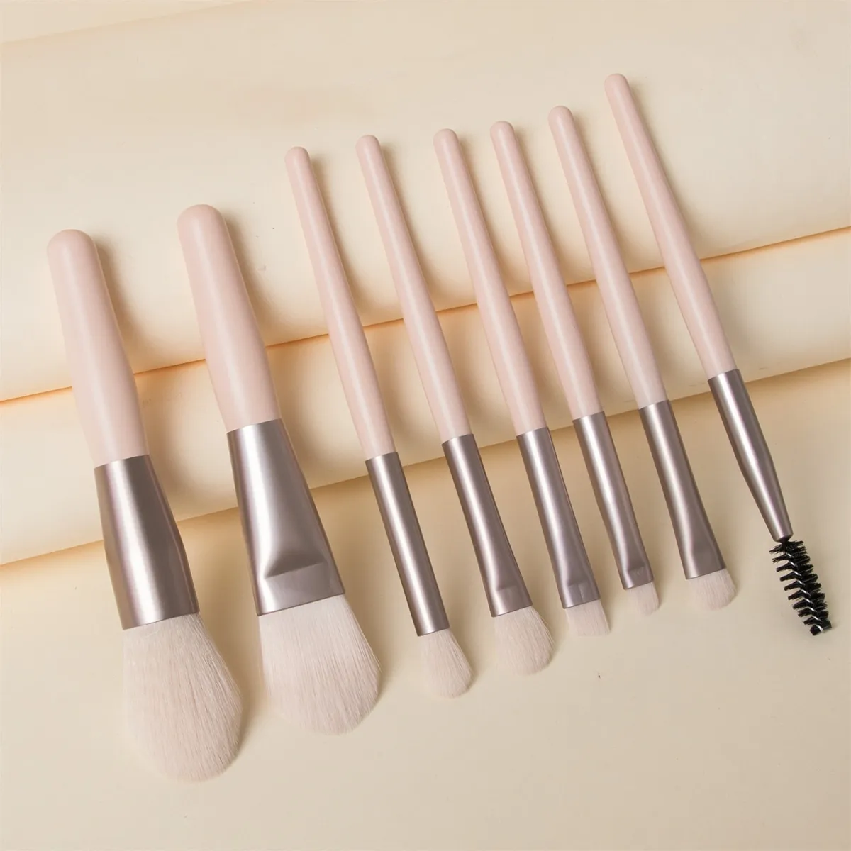 Soft Fluffy Makeup Brushes Set for Cosmetics Foundation Blush Powder Eyeshadow Kabuki Blending Makeup Brush Beauty Tool — image 3