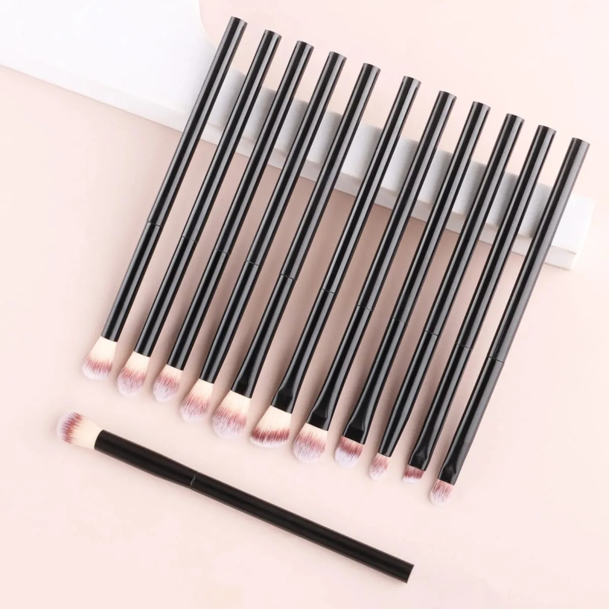 12PCS Eyeshadow Makeup Brushes Set Soft Synthetic Hair Blending Shader Angled Liner Brushes for Eye Makeup — image 2