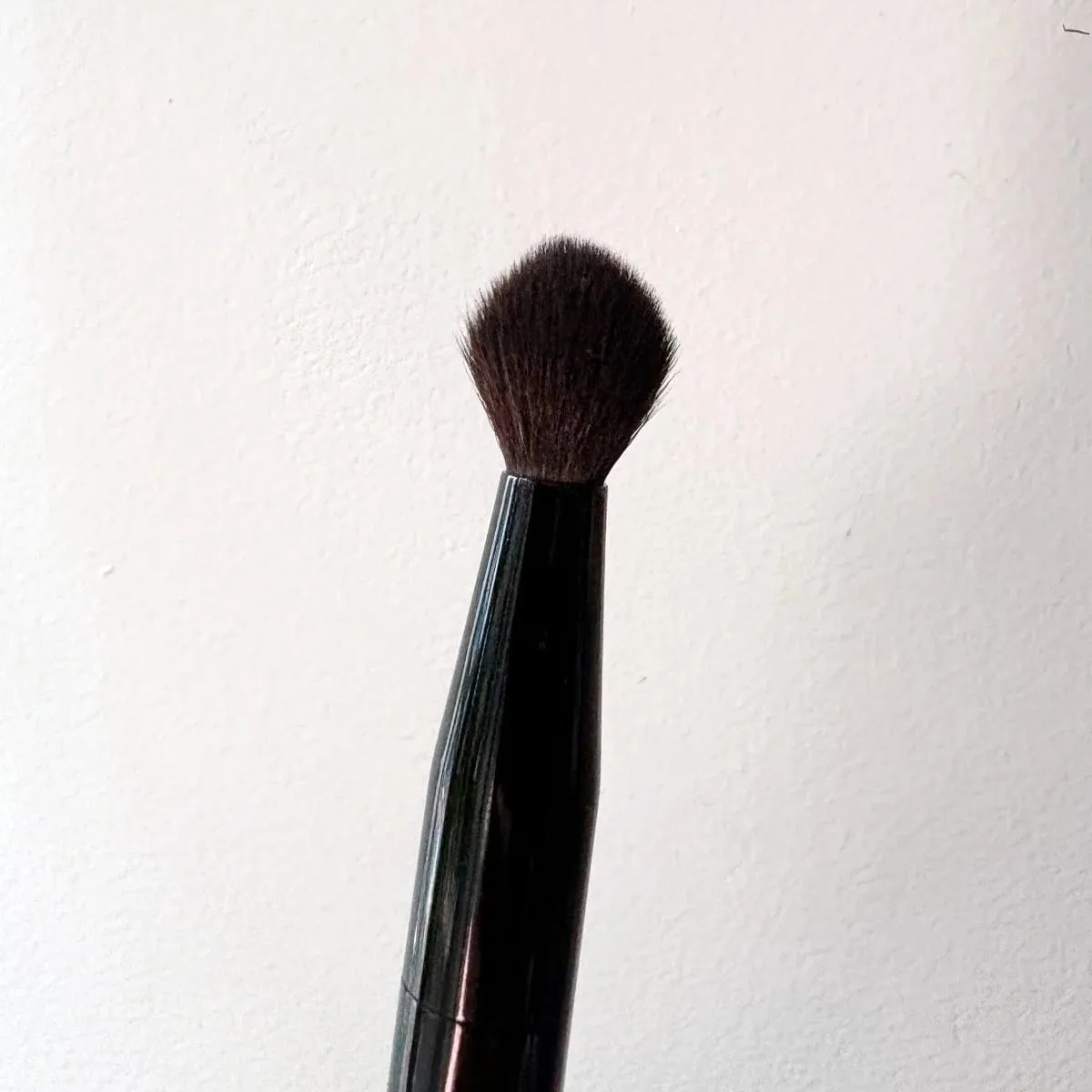 The Double Brush Soft Synthetic Hair Dual-ended Makeup Brush for Slip Tint Concealer Glow Sculpt and Dew Blush