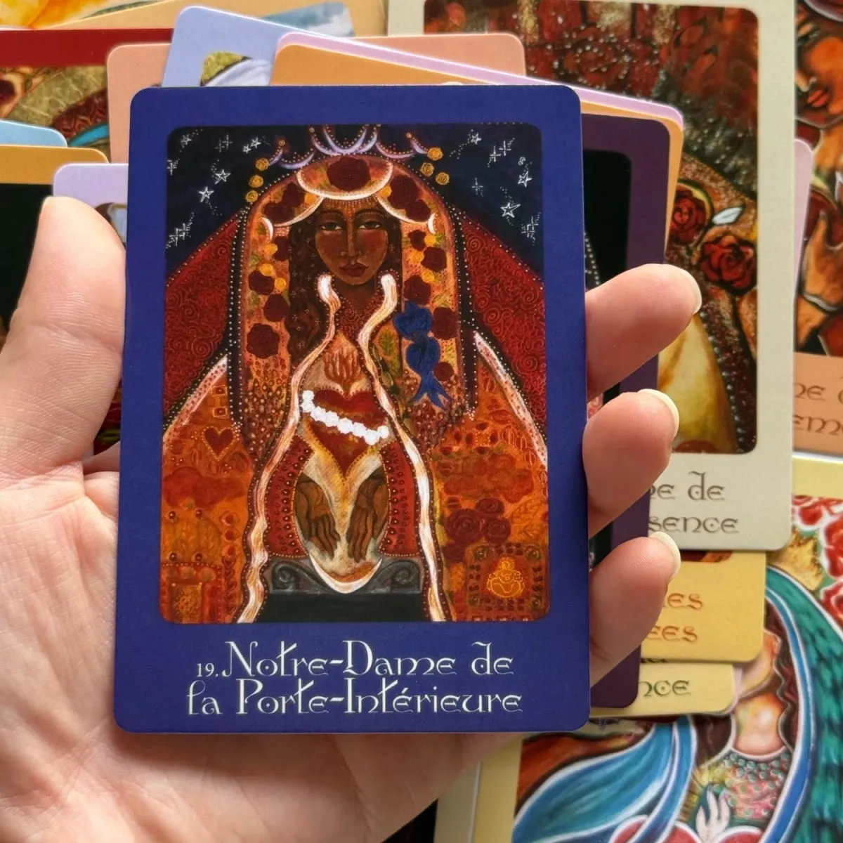 L'Oracle De Marie Mère Universelle French Version Protection Miracles and Guérison Oracle Deck 44 Board Games — image 2