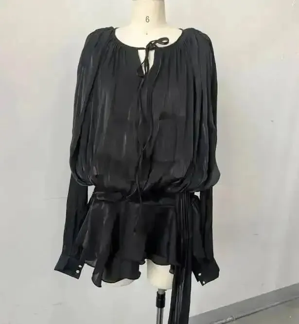 2026 Nieuwe Zomer Mode Vrouwen Kleding Ronde Hals Lantaarn Mouwen Satijnen Korte Jurk Met Shorts Onder Twee Delige Set — image 13