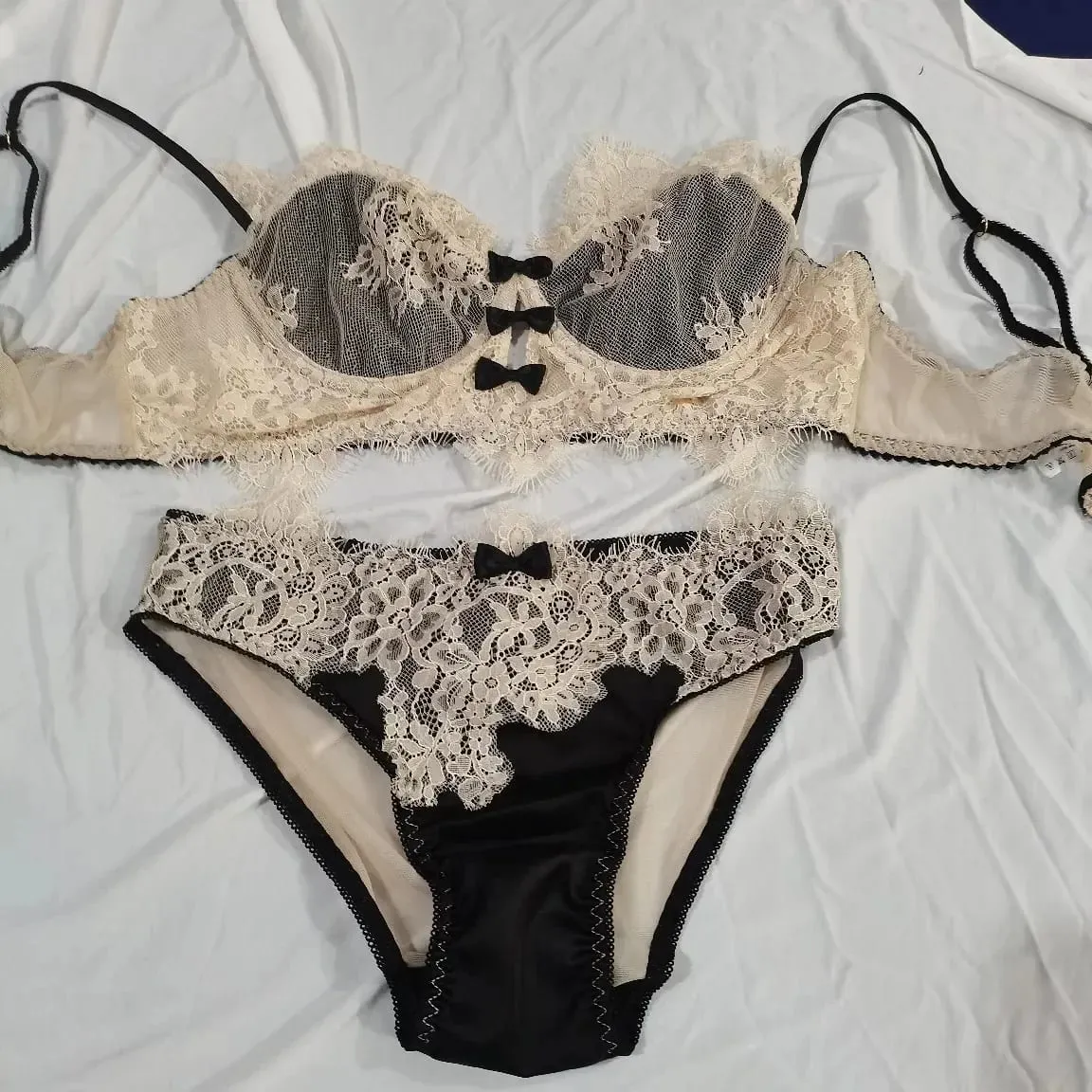 Sexy Lace Bralette & Briefs Set for Women Push Up Underwire Retro Lingerie — image 4