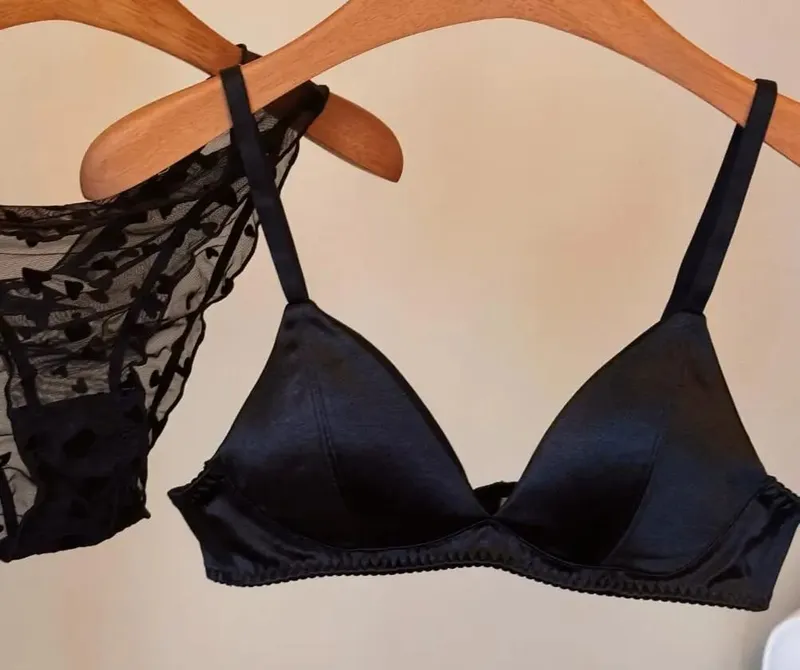 Sexy Satin-BH-Set mit dreieckigen Körbchen, nicht abfärbend, bequeme, kabellose Dessous für große Brüste