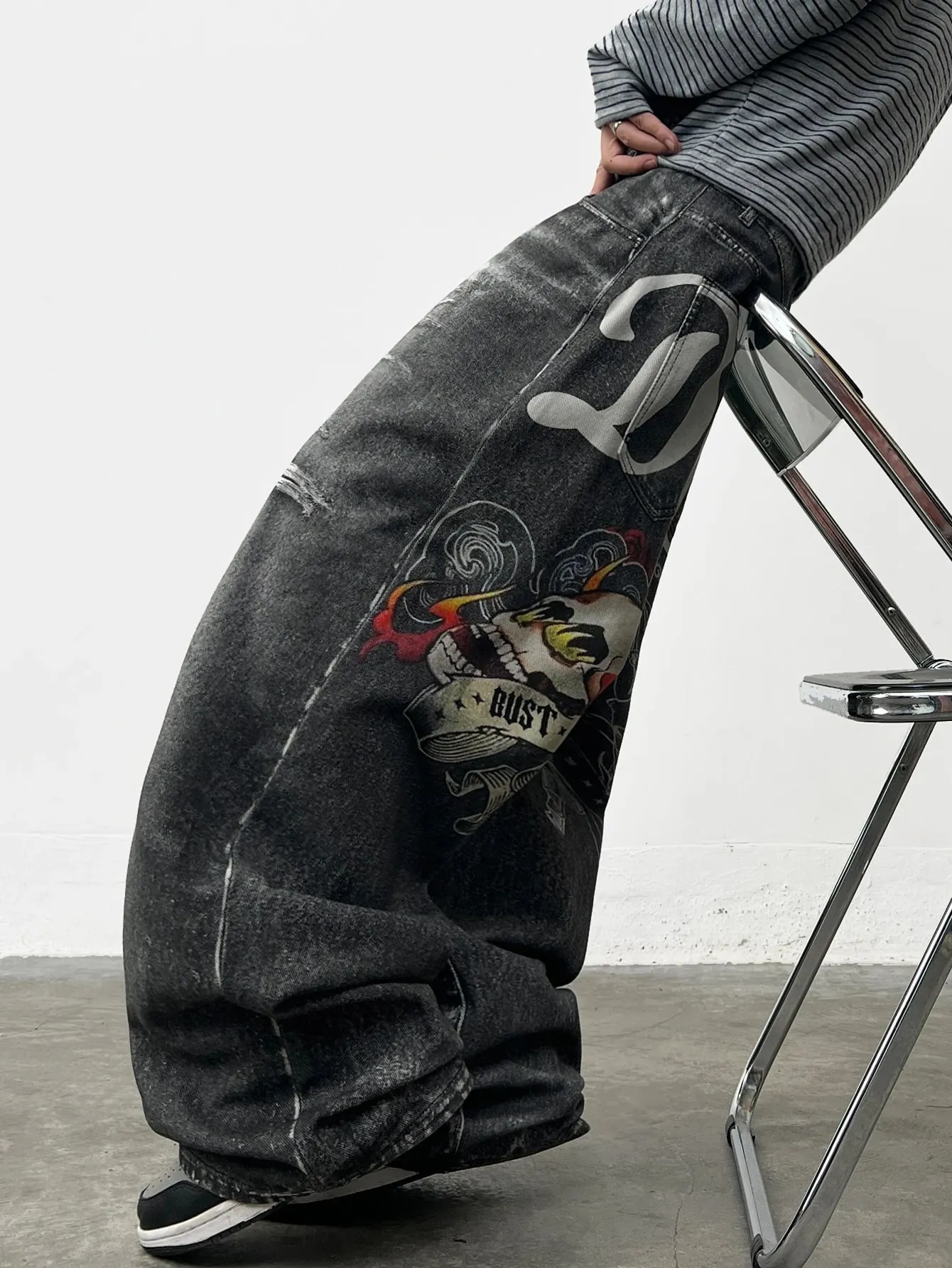 American Retro Skull Print Design Men's Loose Denim Jeans Y2K Street Hip-Hop Fashion Versatile Wide-Leg Pants Halloween Vibe — image 7