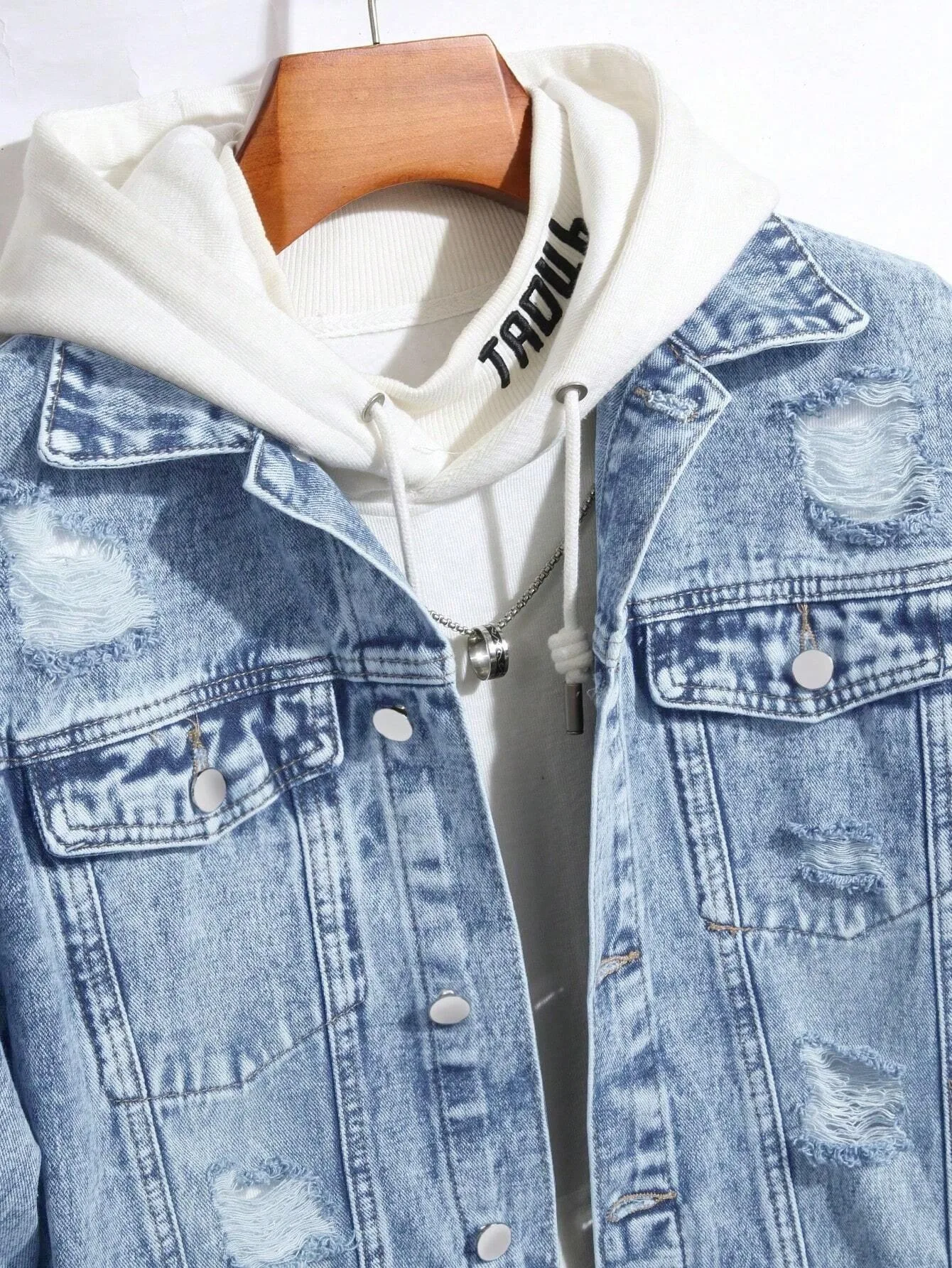 1PC Men's Four Seasons Hot Style Letter Stone Washed Light Blue Flight Jacket Daily American Street Casual Denim Jacket — image 2