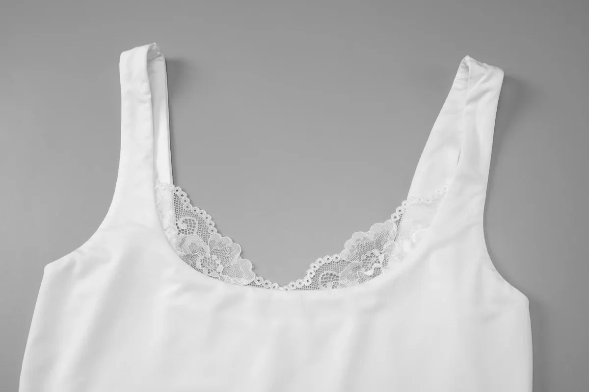 Hugcitar 2026 Fashion Square Neck Patchwork Lace Straps Sexy Crop Tank Top Spring Summer Women Clothes Holiday Streetwear Club — image 7