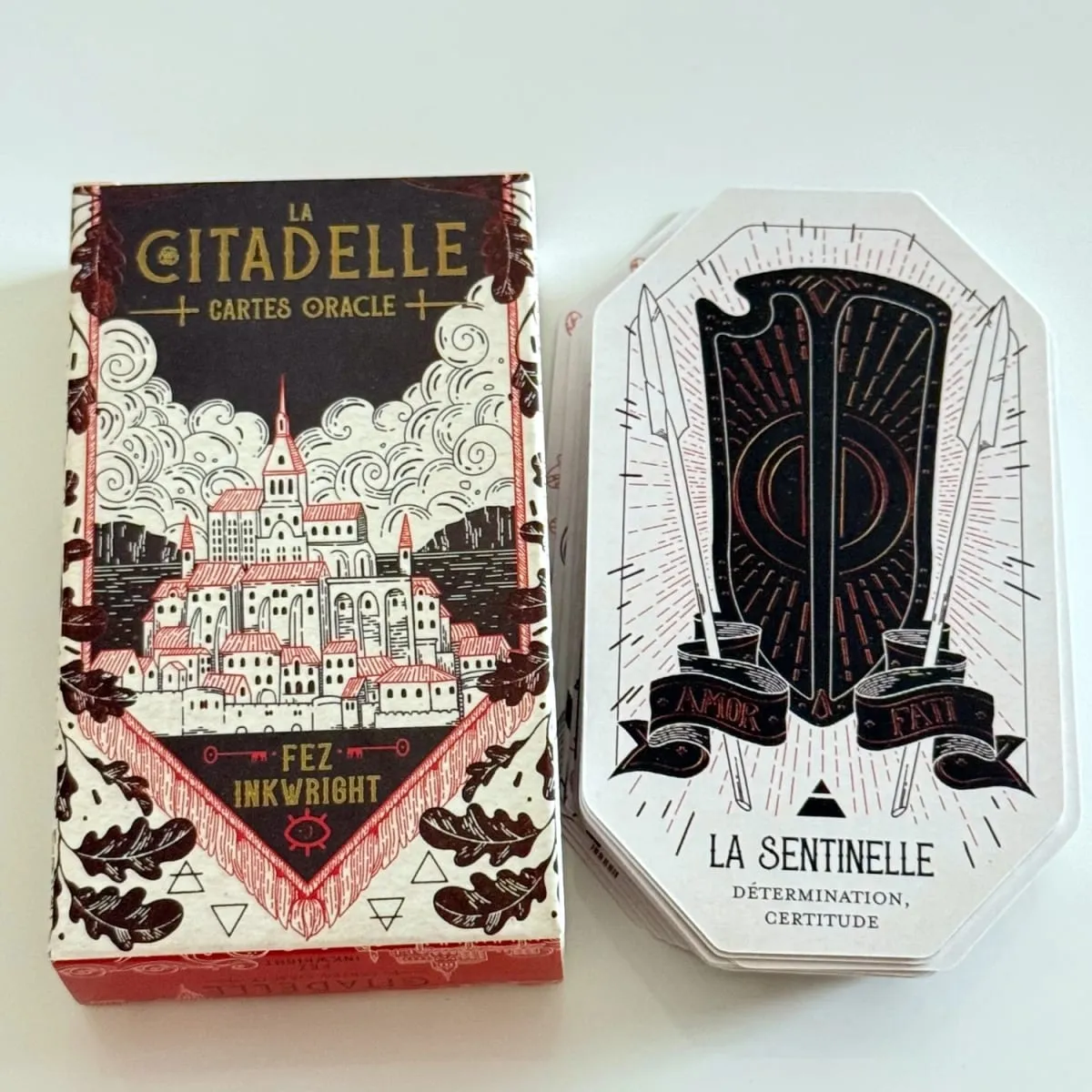The Citadel A Fantasy Oracle Deck النسخة الفرنسية من بطاقة التارو لعبة ترفيهية لحفلات العائلة بطاقات أوراكل — image 1