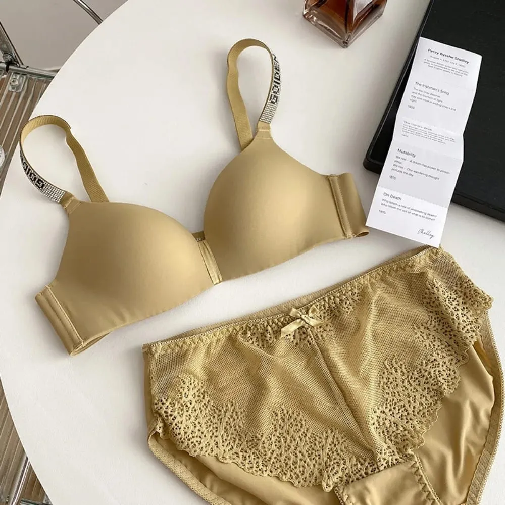 セクシーな Fashion Women Triangle Cup Bralette 32‑38 Thin Seamless Push Up Anti Sag Rhinestone Letter Strap Beautiful Back Lingerie