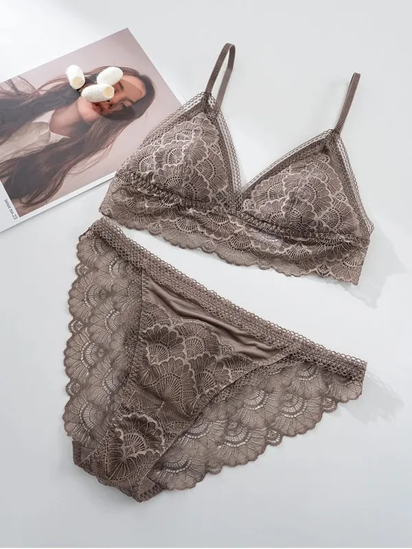 Birdtree Real Silk Bra Brief Set Women Triangle Cup Underwear Low Waist Brief Lace Elegant Sets 2026 Spring New A61815JF