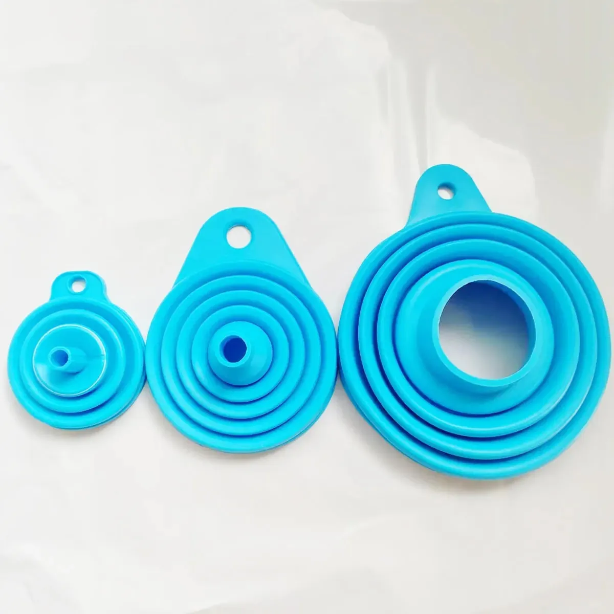 Kitchen Use Funnel for Filling Bottles Small Wide Mouth Silicone Collapsible Funnel Set for Transferring Liquid Powder Transfer