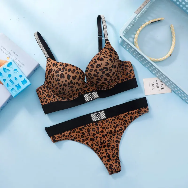 Victoria's Secret Women Lace Bra And Panty Set Push Up Wireless Comfortable Everyday Lingerie Underwire Seamless