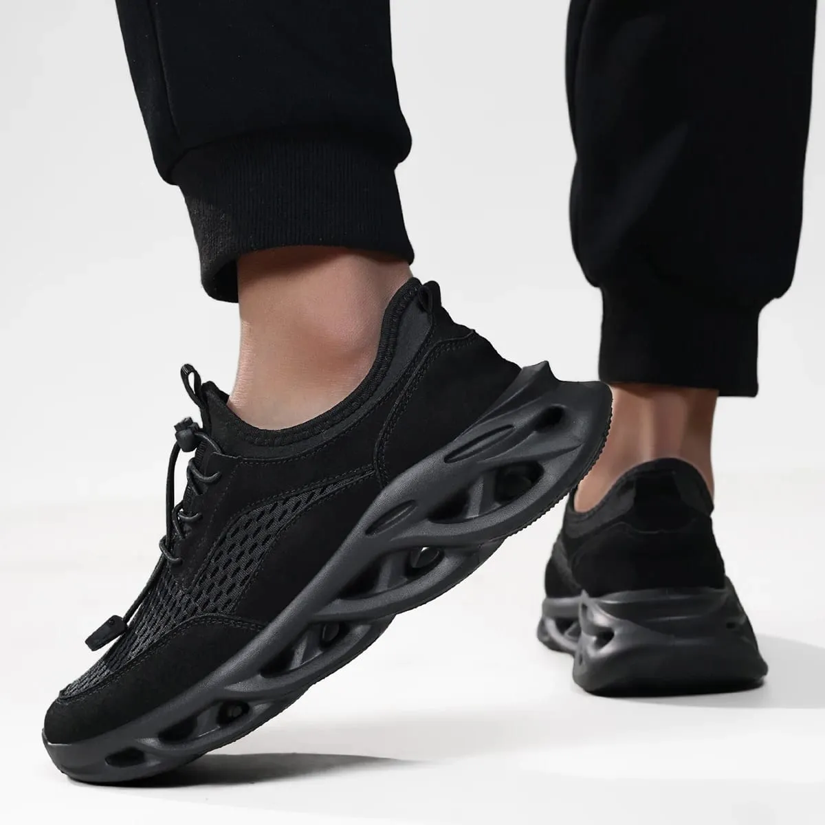 Confortable Men Walking Sneakers Solid Black Fashion — image 3