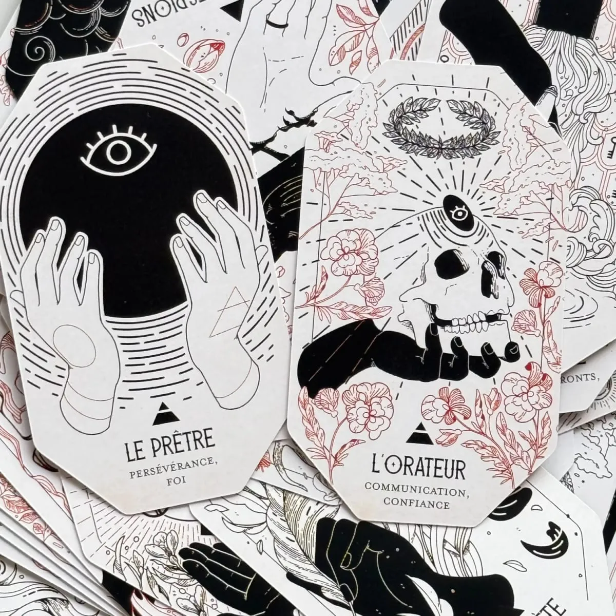 The Citadel A Fantasy Oracle Deck النسخة الفرنسية من بطاقة التارو لعبة ترفيهية لحفلات العائلة بطاقات أوراكل — image 3