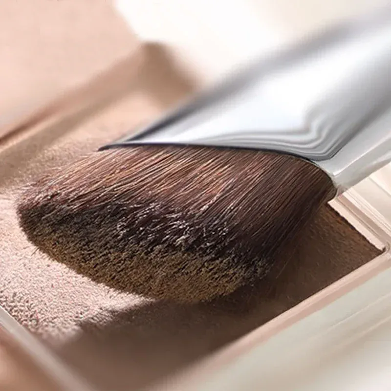 Professional Angled Nose Contour Brush Flat Nose Shadow Brush Precise Shading Blending Makeup Brushes For Nose Bridge Contour — image 4